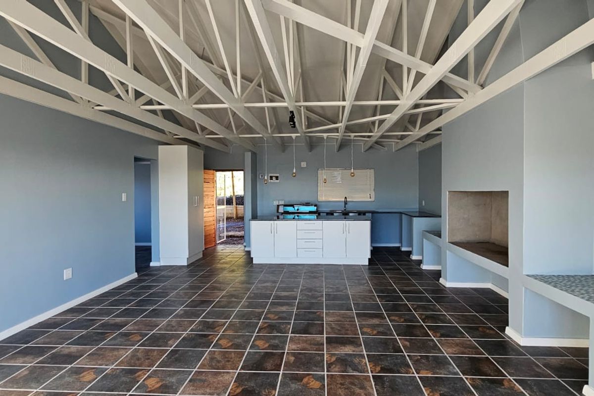 2 Bedroom Renovated Home for long term rental - Photo 4
