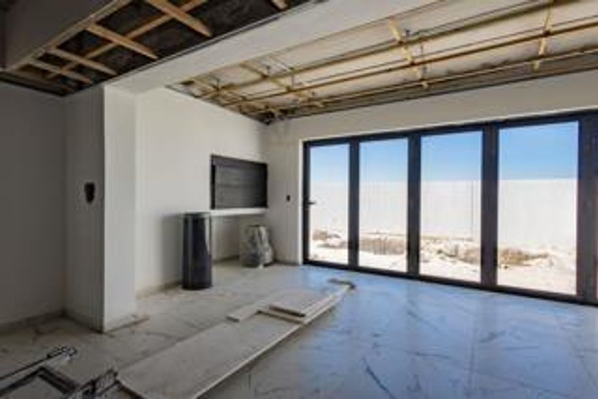 Exquisite Modern Family Residence with Iconic Table Mountain Views - Photo 4