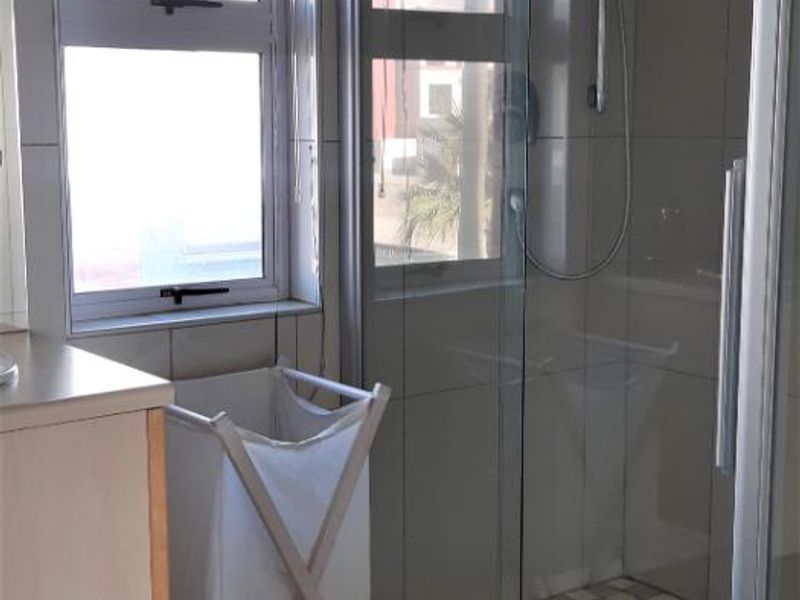 Modern Fully furnished apartment with a stunning view - Photo 9