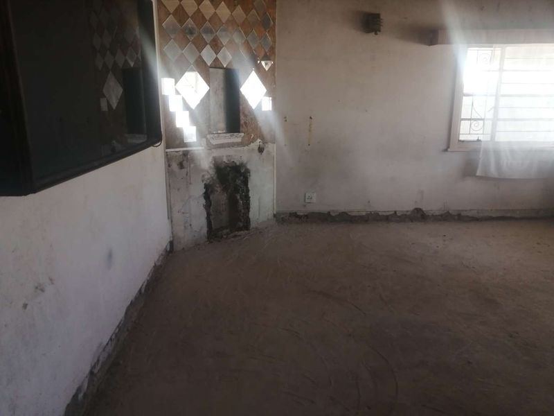 A total renovation is needed! - Photo 6