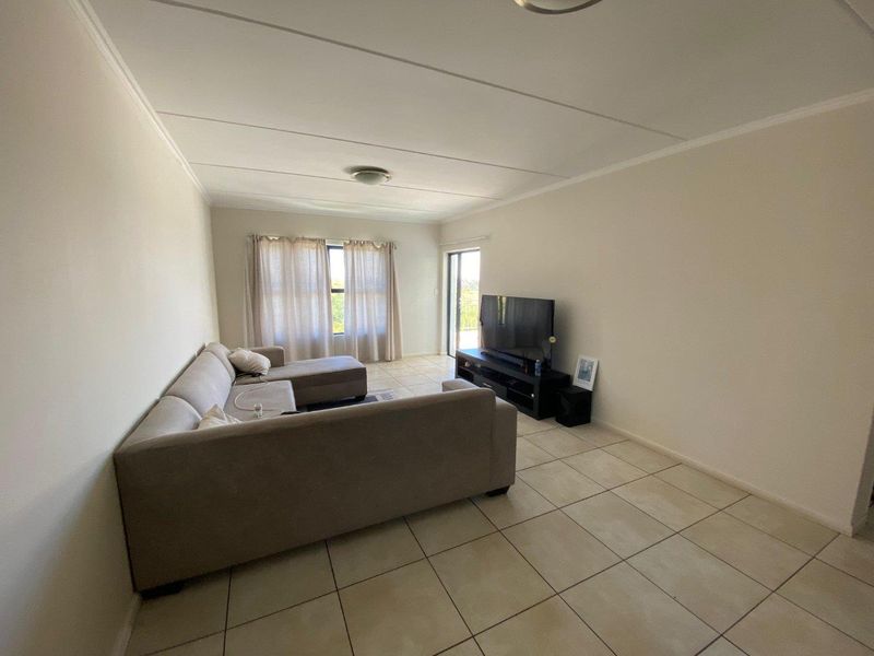 2 Bedroom Apartment for Sale - Photo 5