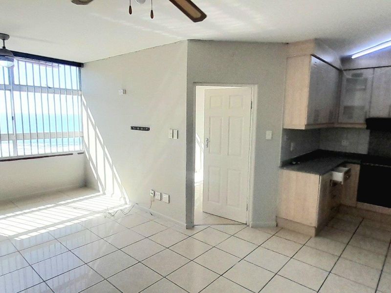 Golden Mile Gem: Your Coastal Dream Awaits - Photo 3