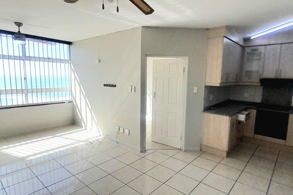 Golden Mile Gem: Your Coastal Dream Awaits - Photo 3