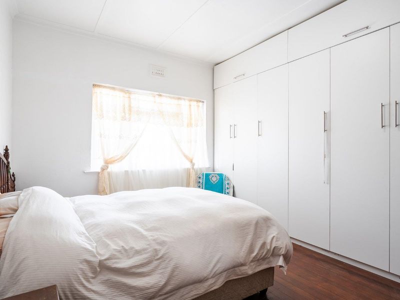 2 Bedroom Sem-Detached Family Home - Brooklyn - Photo 3