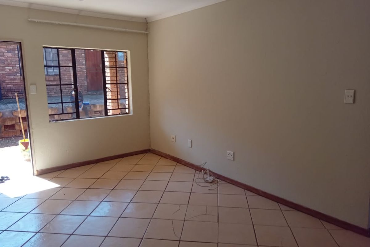 This Lovely 2 bedroom apartment is now for sale in Philip Nel - Photo 4