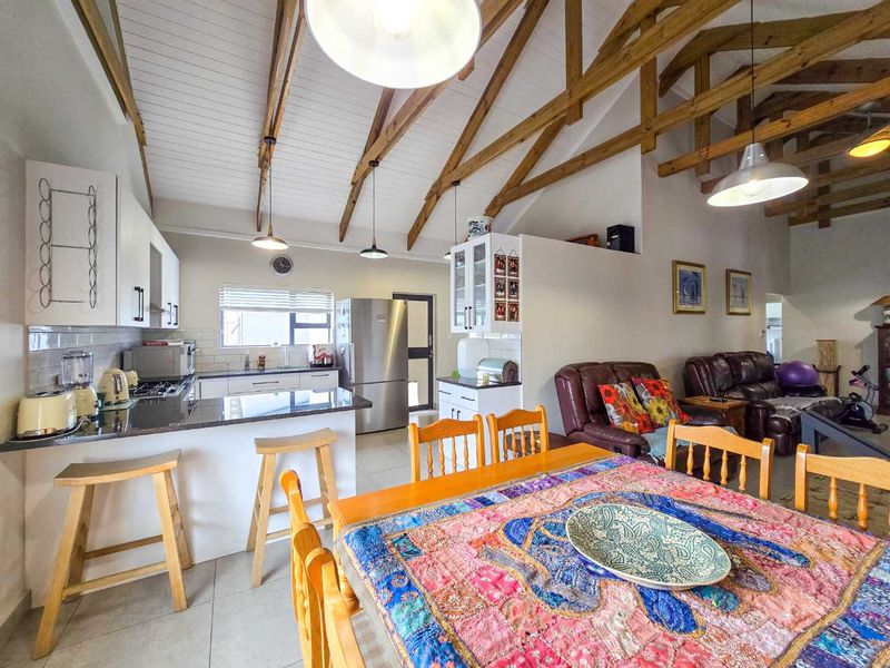 The perfect lock-up-and-go property for sale in Stilbaai-Wes. - Photo 9