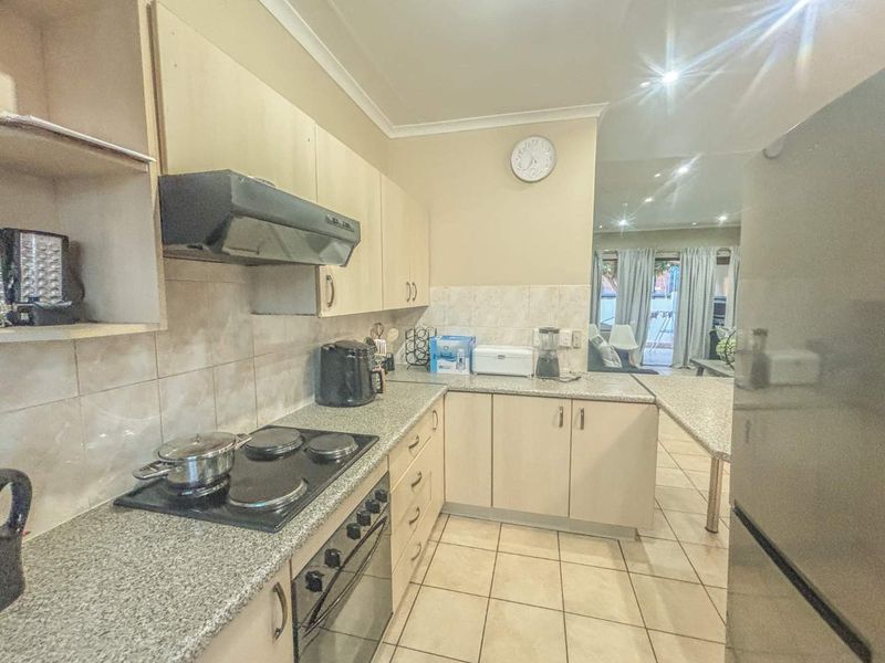A Neat 3 Bed Townhouse for Rent in Halfway Gardens - Photo 6