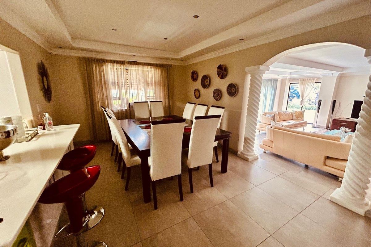 Beautiful up-market small holding for sale in Vryheid - Photo 4