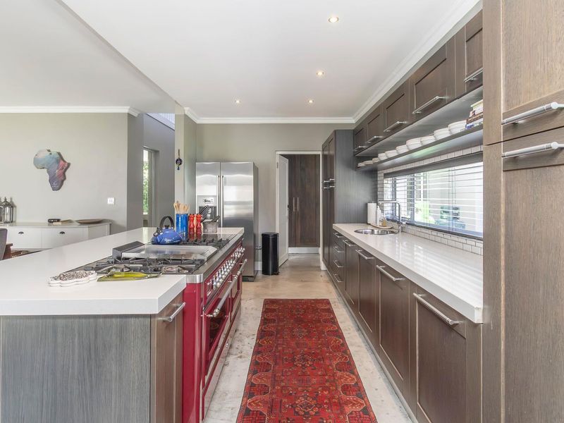 Elegant Four Bedroom Contemporary Farm House - Photo 10