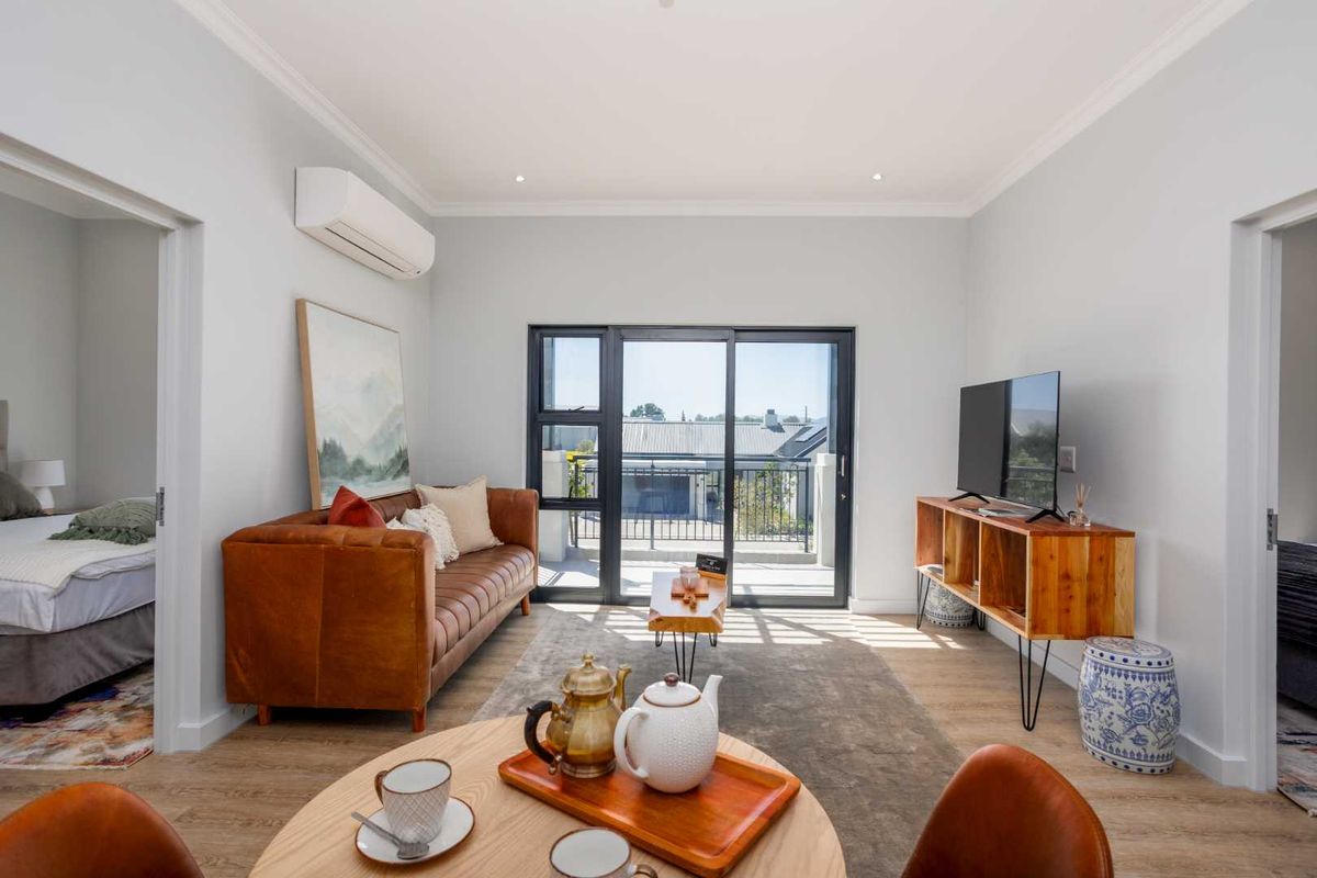 Spacious North-Facing Two-Bedroom Luxury Suite at Val de Vie Evergreen - Photo 5