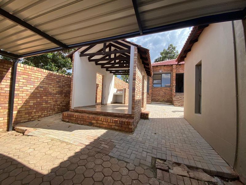 1 Bedroom in commune - Shared Living - Photo 4