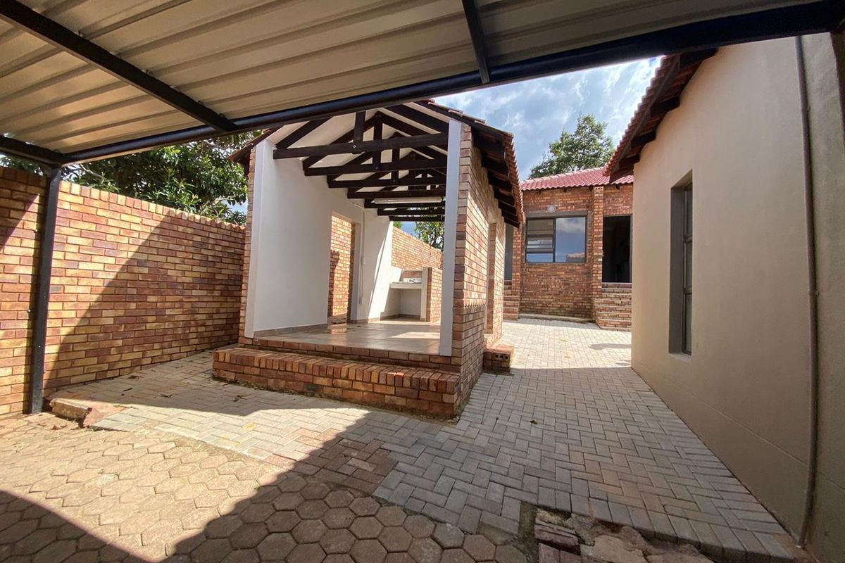 1 Bedroom in commune - Shared Living - Photo 4