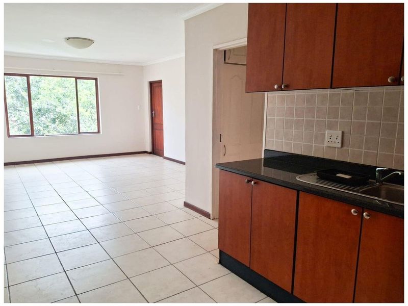 Large two bedroom apartment in Howick Central - Photo 6