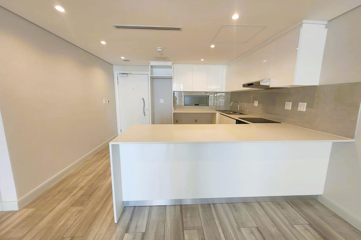 Stylish, 2 Bedroom Apartment uMhlanga Oceans Residences - Photo 4