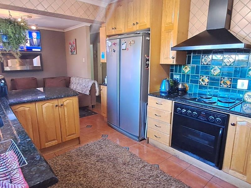 3 Bedroom Pet Friendly Cluster Available In Brackendowns - Photo 3