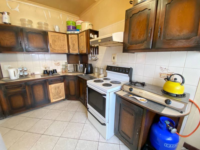 Packed With Potential - 3 Bedrooms Plus Study - Photo 10