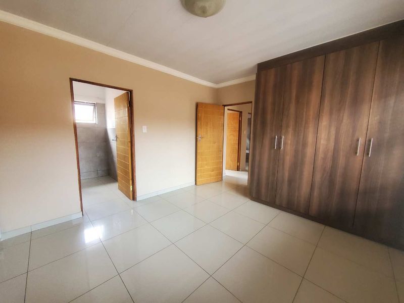 Embrace elegance and safety in Groblers Park! - Photo 8