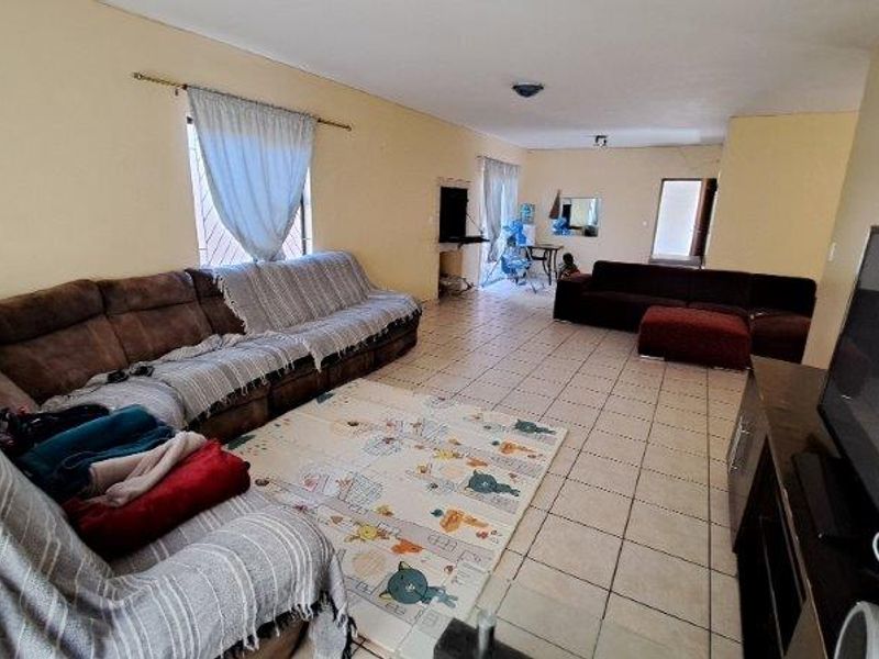 Duplex house with a Flat - Photo 4