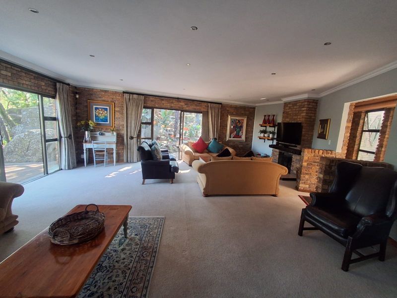 SPACE, STYLE AND ENTERTAINMENT - A FAMILY HOME WITH SO MUCH TO OFFER - Photo 7
