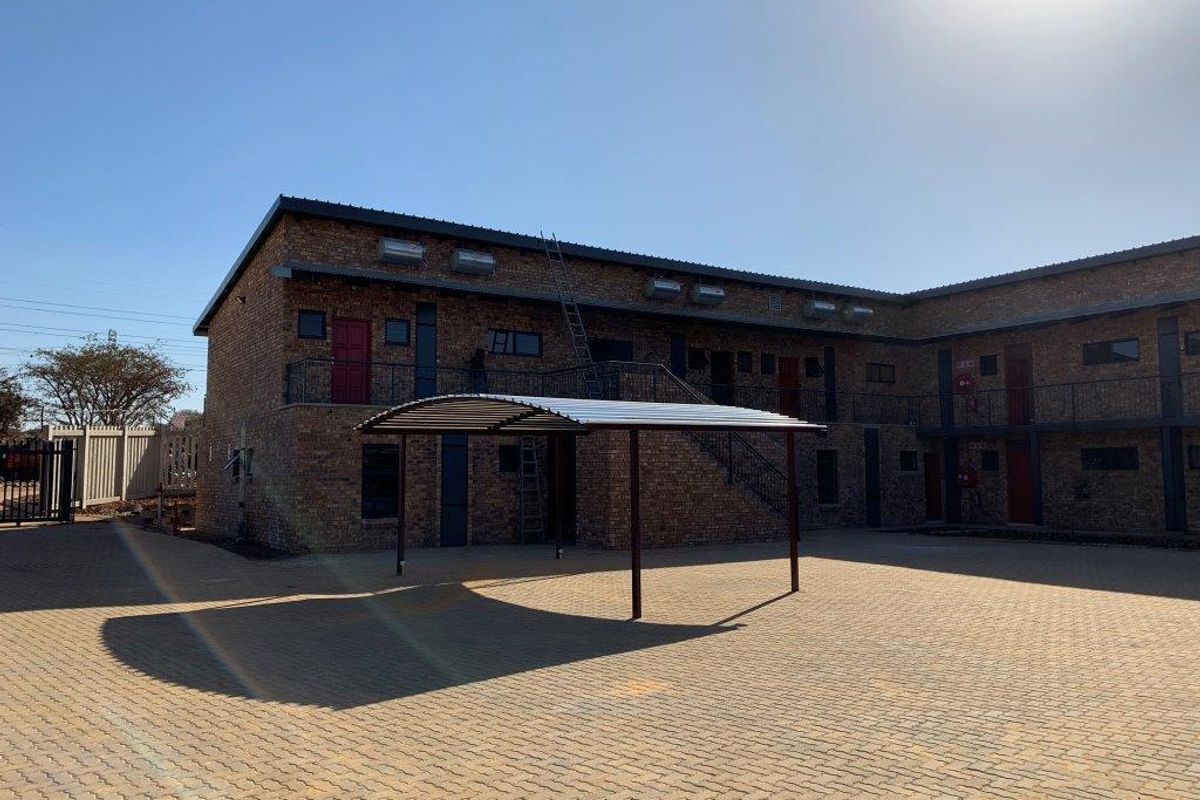 2 BEDROOM FLAT TO RENT IN ELANDSPOORT - Photo 2