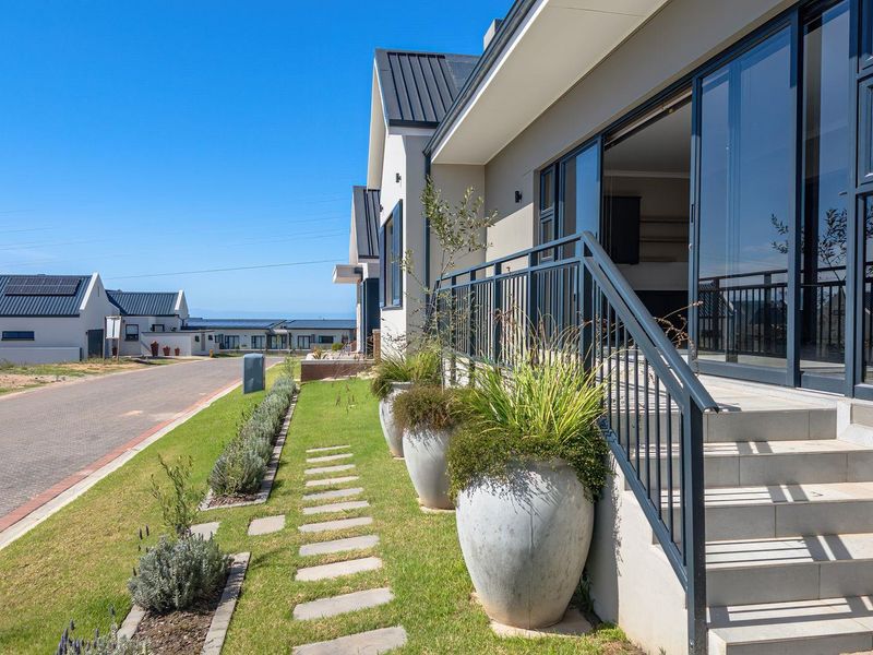 Indulge in coastal elegance at Renosterbos Estate - Photo 2