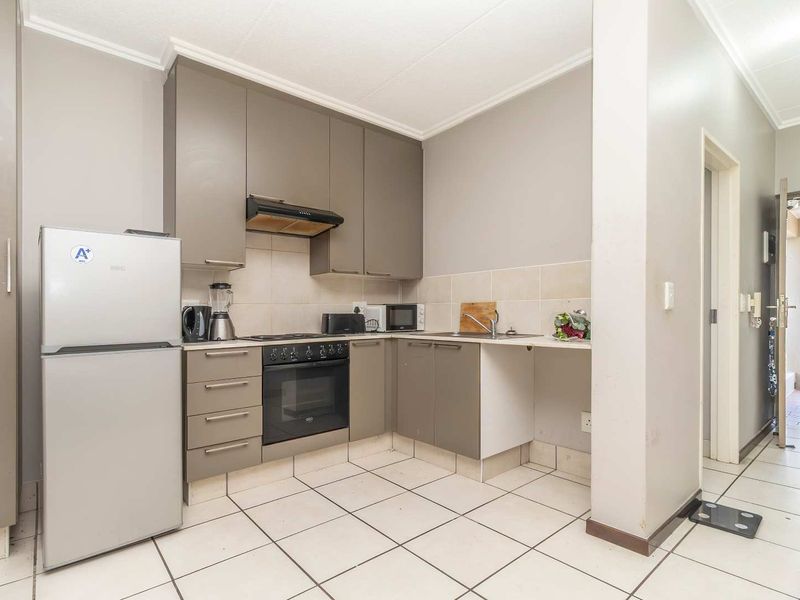 Investor’s Gem in The Matrix – Secure, Central & Income-Generating from Day One - Photo 10