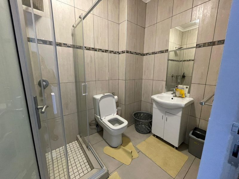 MODERN 2 BEDROOM FULLY FURNISHED APARTMENT FOR SALE IN KLEIN WINDHOEK: CITY PLAZA - Photo 6
