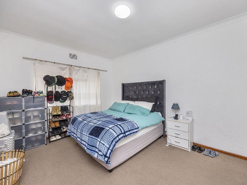 Modern 1 Bedroom Apartment with Balcony in Glenlily Parow - Photo 9