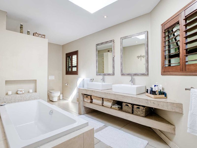 CHARMING 4 BEDROOM HOME IN THE LIFESTYLE ESTATE OF FOURWAYS GARDENS. - Photo 7