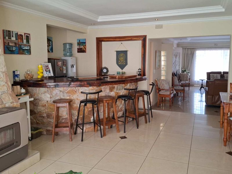 Beautiful Home for the Larger Family - Photo 5