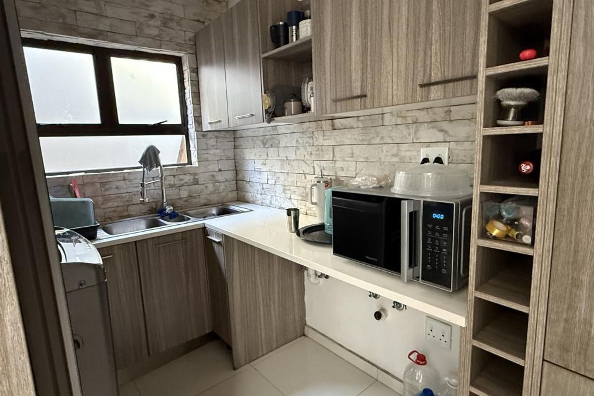 4-Bedroom House [ Elisenheim] - For SALE! - Photo 3