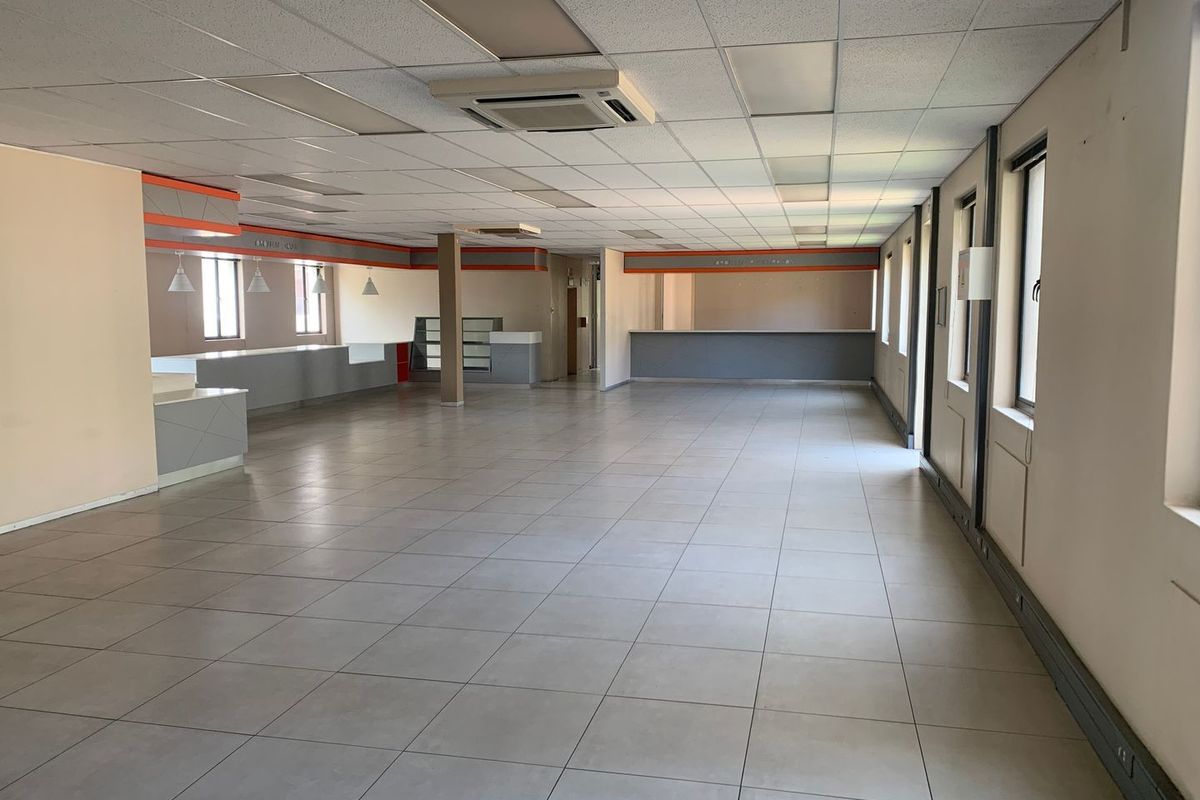 2 222m2 Rivonia Office To Let - Photo 4