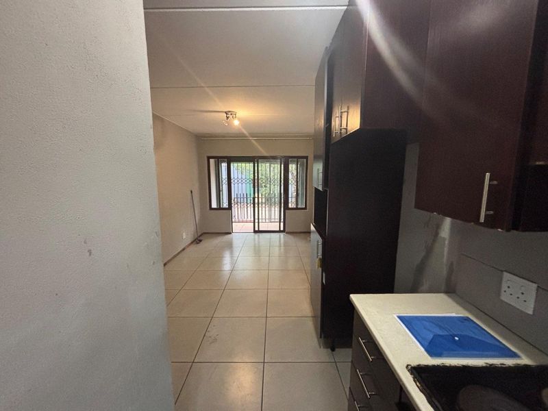 2-Bedroom Ground-Floor Apartment with Private Garden - Photo 7