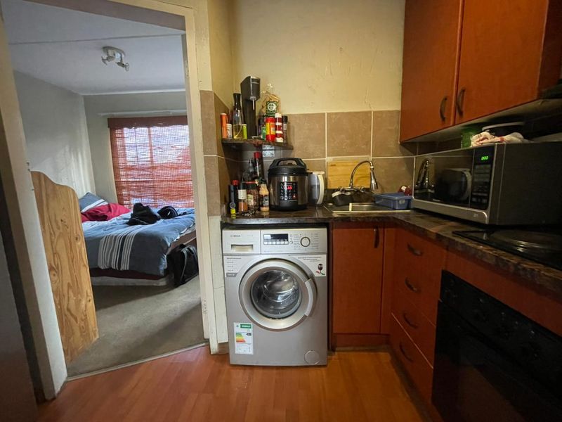 BEAUTIFUL DUPLEX FOR SALE IN ROOIHUISKRAAL NORTH!! - Photo 9