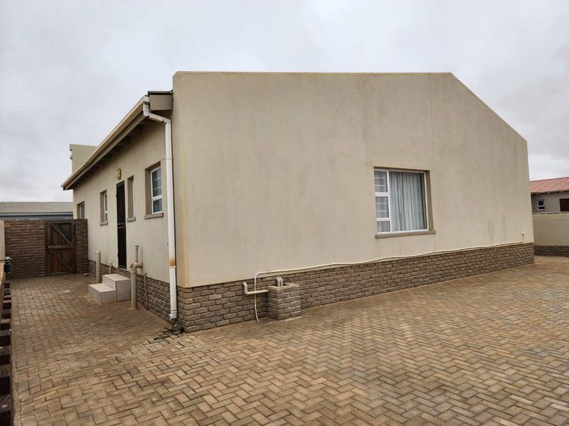 Corner property with a northwestern view. - Photo 7