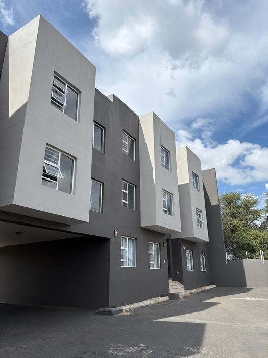 Property #2500609, Townhouse For Sale in Pioniers Park Ext 1