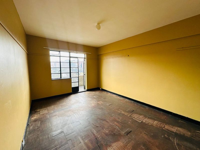 Secure Living: 24/7 Security & Easy Commute! - Photo 2