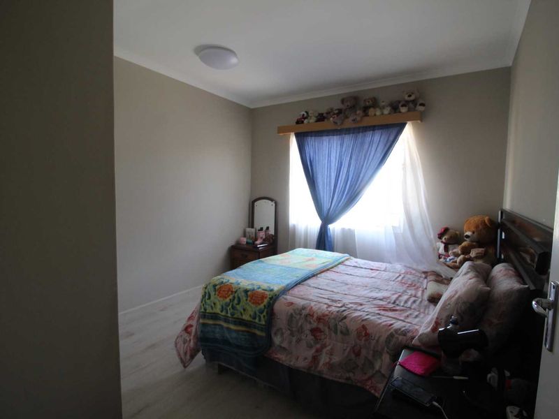 3 Bedroom House with Flat for Sale - Photo 10