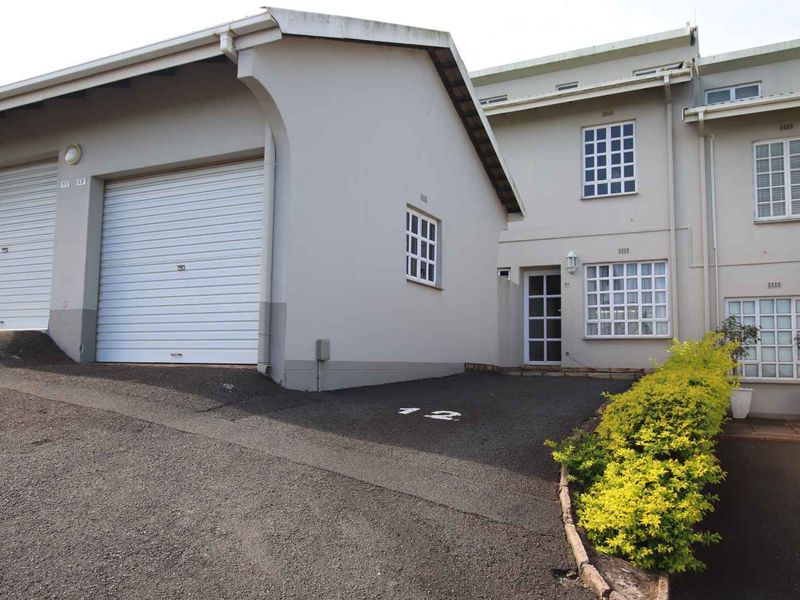 3 Bedroom 2 bathroom townhouse for sale in upper Sunningdale - Photo 2