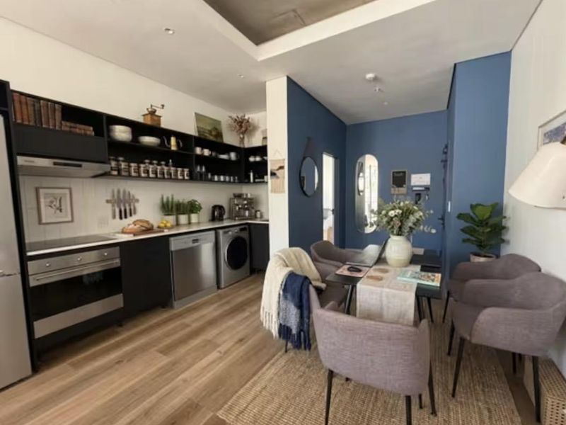 Premium Sea Point apartment | Rooftop pool + Gym - Photo 3