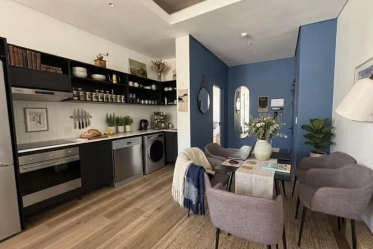 Premium Sea Point apartment | Rooftop pool + Gym - Photo 3