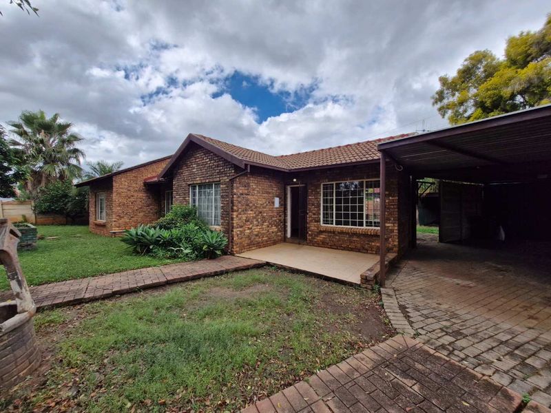 3 Bedroom house for sale in  Orchards - Photo 7