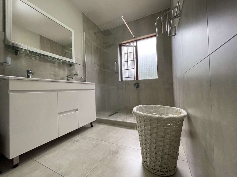 Spacious Ground Floor 3 Bedroom Apartment for sale in Ballito Central - Photo 9