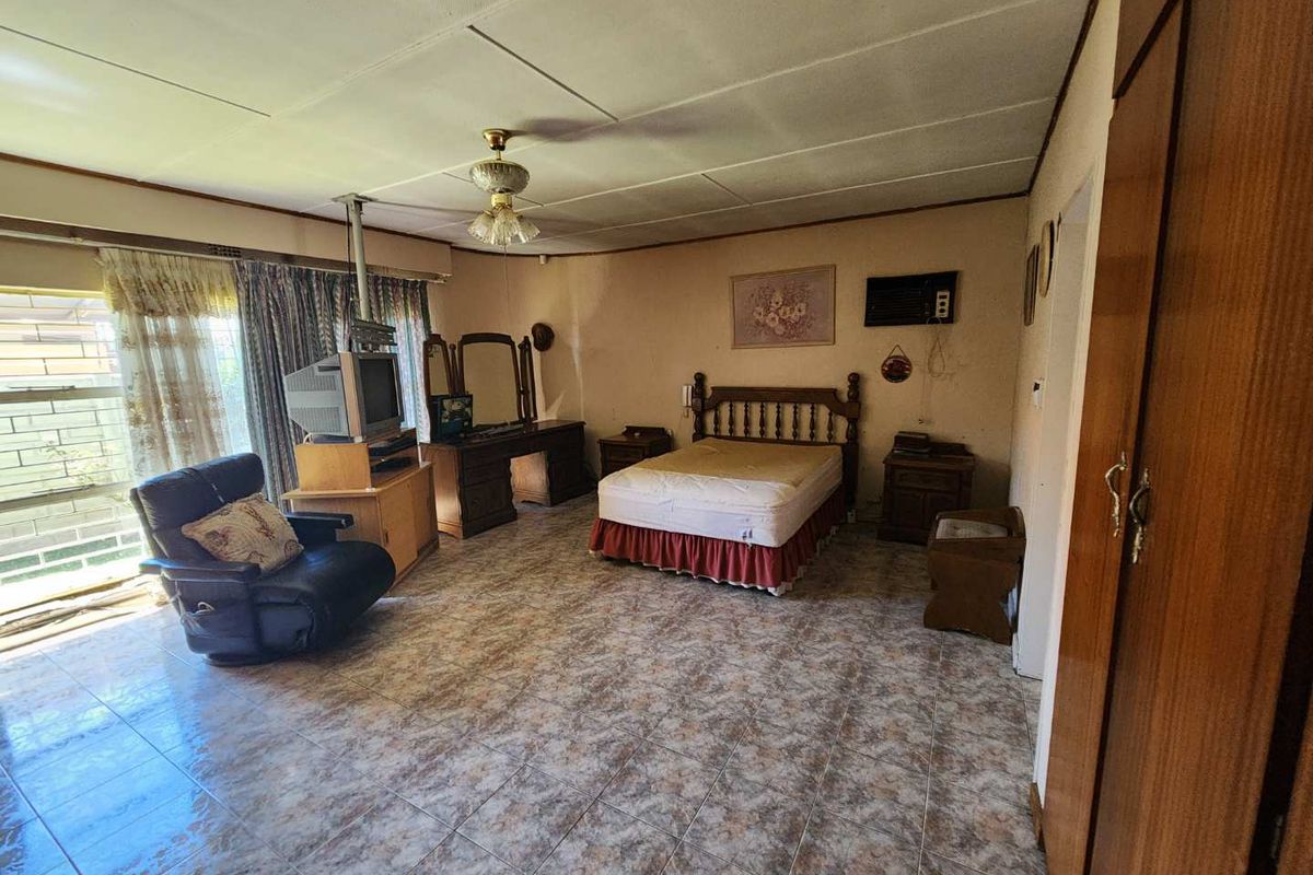 The perfect extra-large family home. - Photo 4