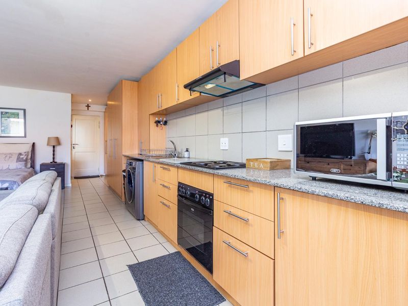 Chic Studio Apartment! - Photo 2