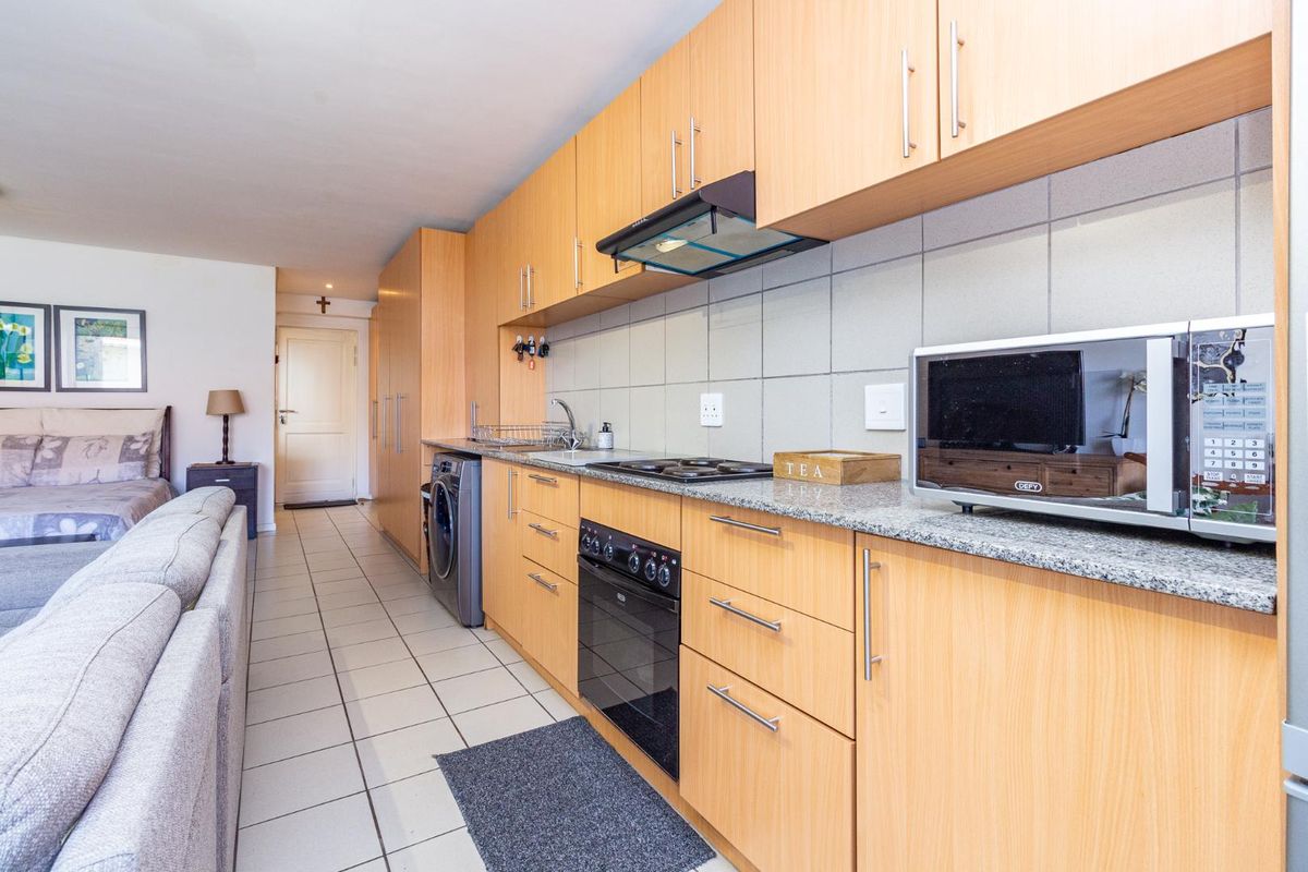 Chic Studio Apartment! - Photo 2