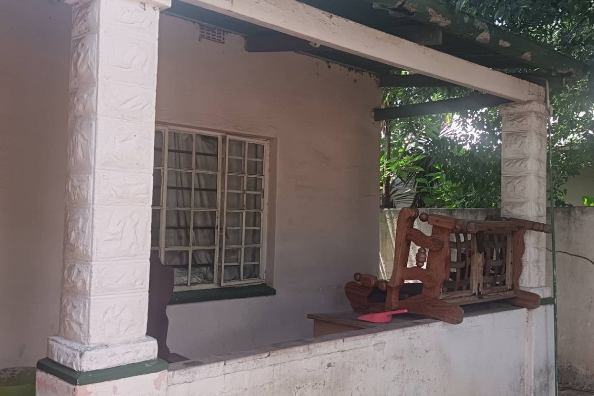 2 Bedroom House with ample covered parking and outbuildings for Sale - Photo 4