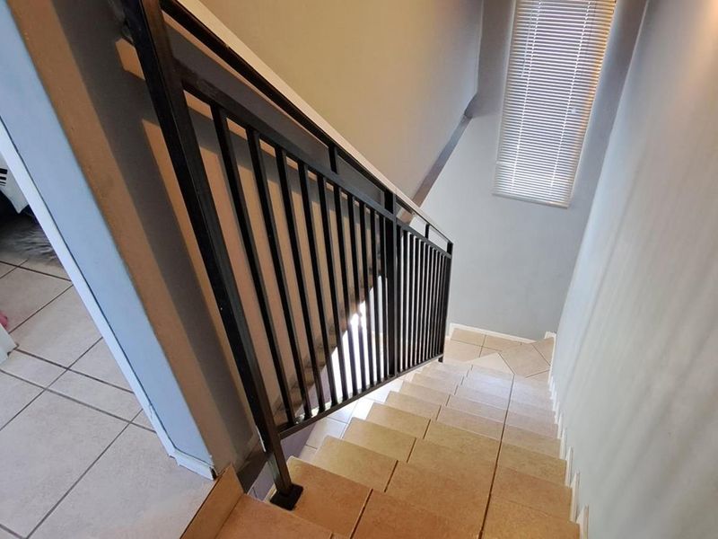 Charming 2-Bedroom Duplex in a Safe and Well-Maintained Complex - Photo 8