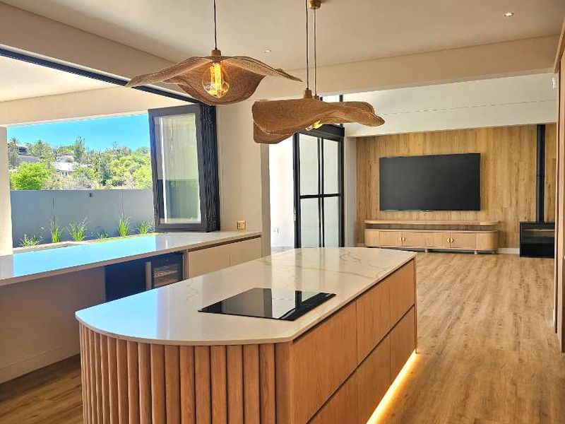 Modern Elegance: Stunning New 3-Bed Home with Pool - Photo 7