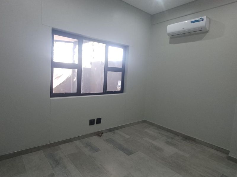 To Let Office space - Photo 4
